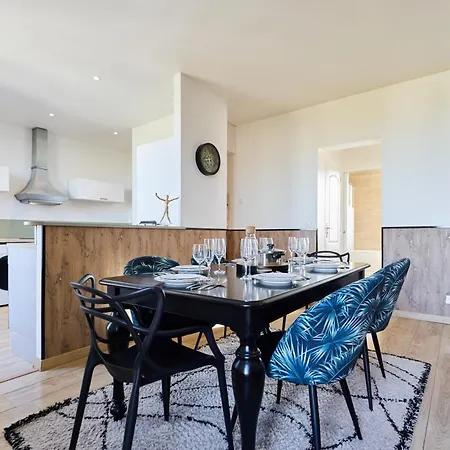 Garden - Supermarket - Park - Wifi - 3 Bedrooms *