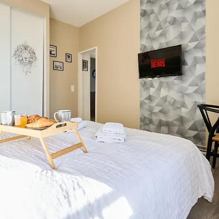 Garden - Supermarket - Park - Wifi - 3 Bedrooms Apartament Reims