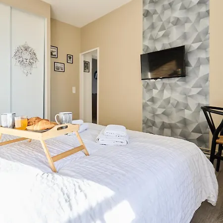 Garden - Supermarket - Park - Wifi - 3 Bedrooms Apartament