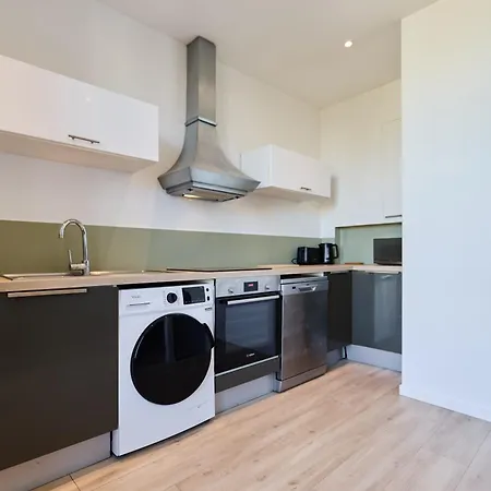 Apartament Garden - Supermarket - Park - Wifi - 3 Bedrooms Reims