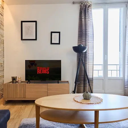 Garden - Supermarket - Park - Wifi - 3 Bedrooms Apartament *