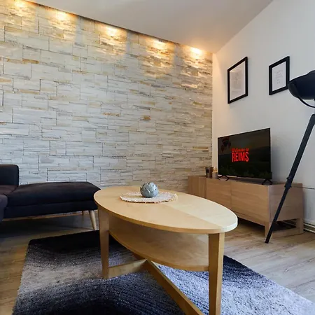 Garden - Supermarket - Park - Wifi - 3 Bedrooms Apartament *