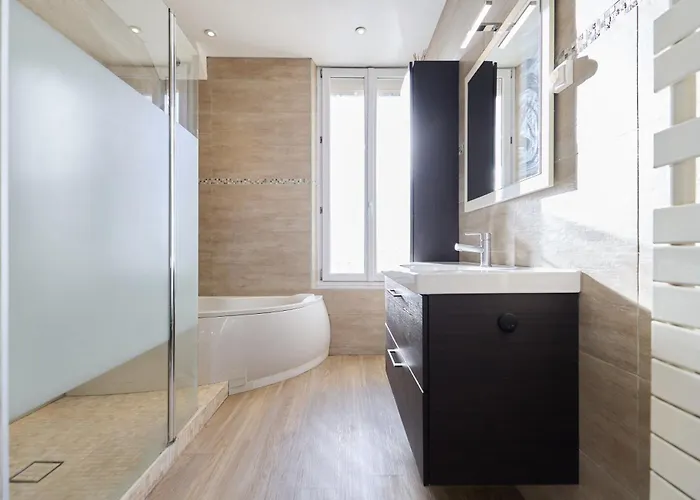 Garden - Supermarket - Park - Wifi - 3 Bedrooms Апартаменты *