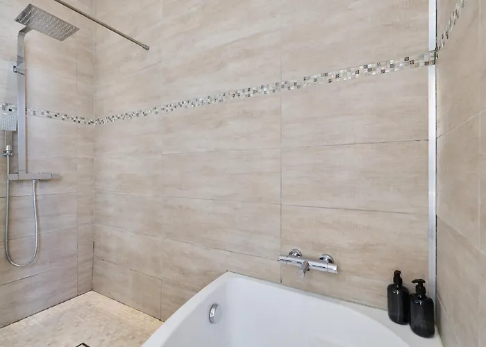 Garden - Supermarket - Park - Wifi - 3 Bedrooms