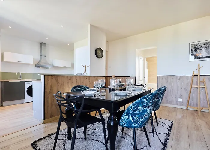 Garden - Supermarket - Park - Wifi - 3 Bedrooms *